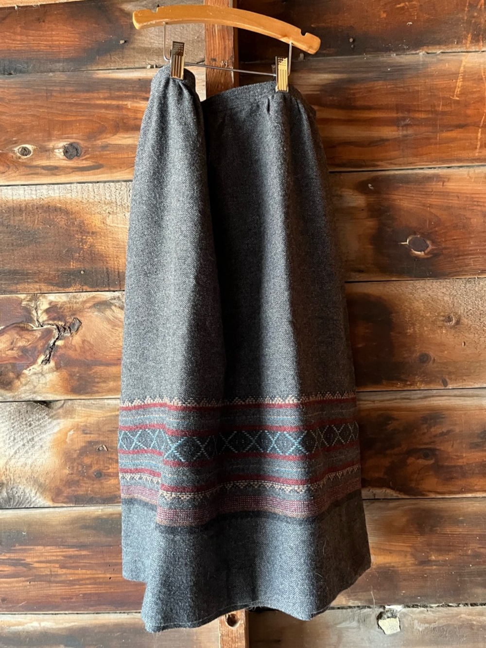 Vintage soft grey skirt with folk border, likely wool, approx. 32 - 33" waist